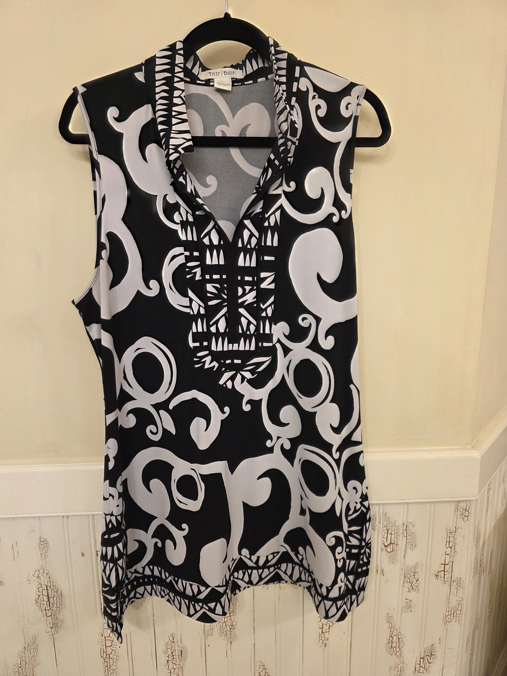 White House Black Market Black & White Sleeveless Printed Tunic
